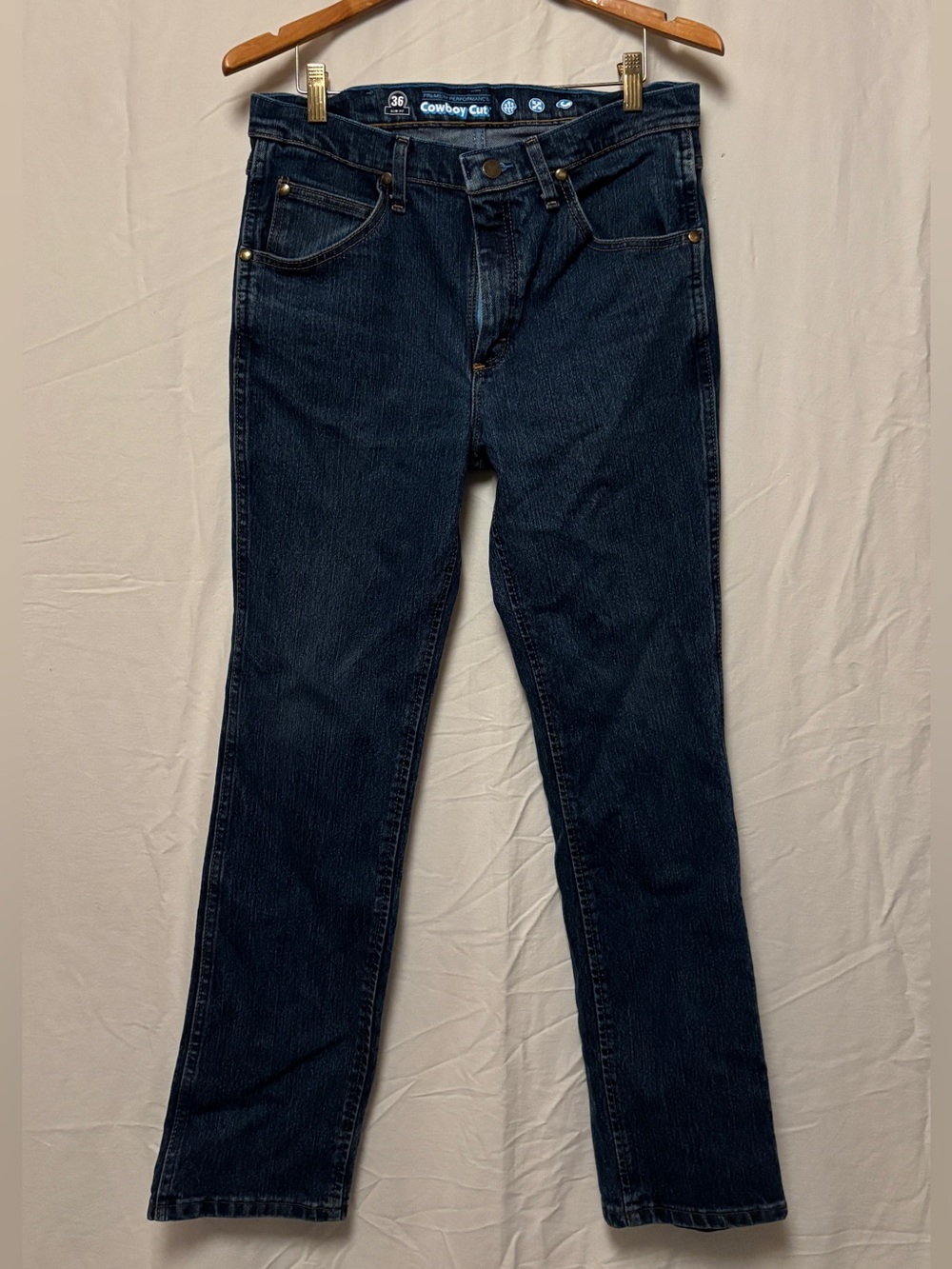 Wrangler Men’s Cowboy slim cut heavy denim -36